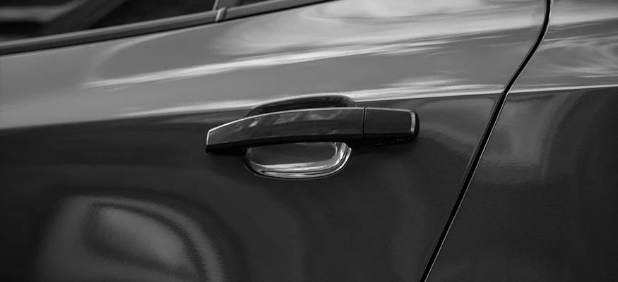 How much does it cost to replace the outside door handle on a car