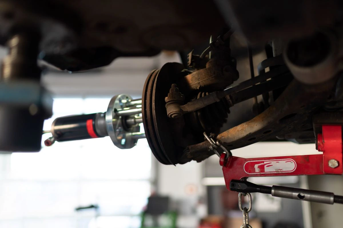 Signs of a Bad Lower Control Arm and How to Check It Yourself
