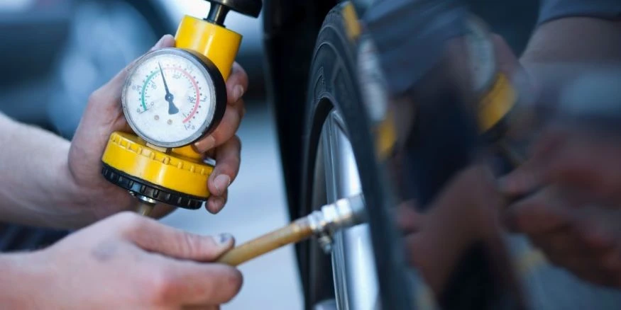 TPMS vs Tire Pressure Gauge: Accuracy and When to Check Manually