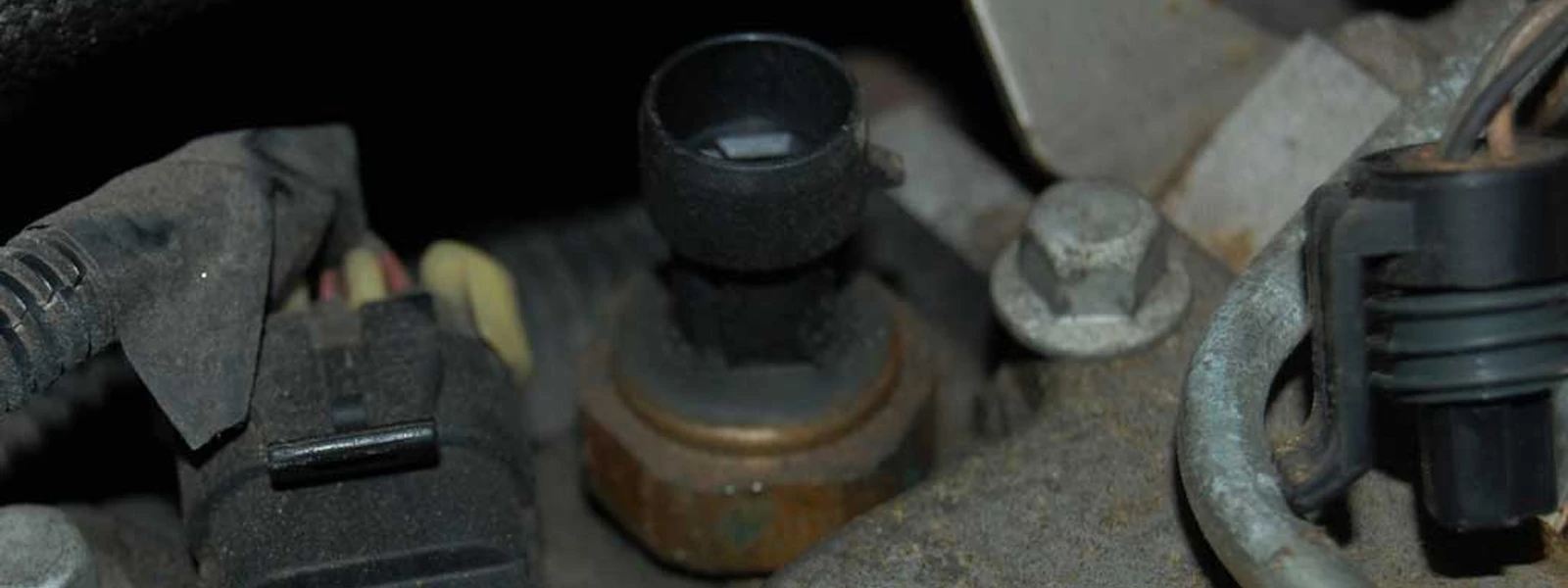 What causes oil pressure sensor failure